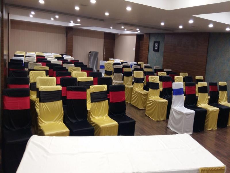 Pride Biznotel Vadodara Exterior foto
